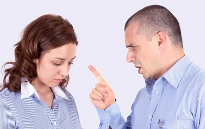 Как перестать реагировать на критику мужа?